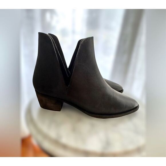 Free People Leather Charm Double V Ankle Boots Size 38.5 - Picture 16 of 16